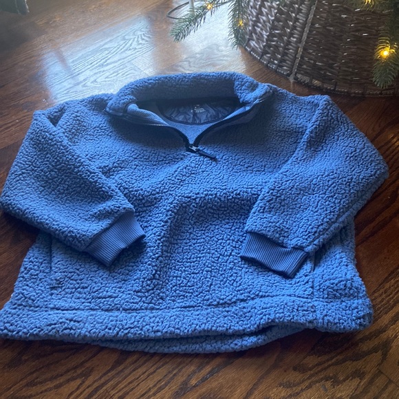 aerie Tops - Aerie women’s Sherpa pullover!